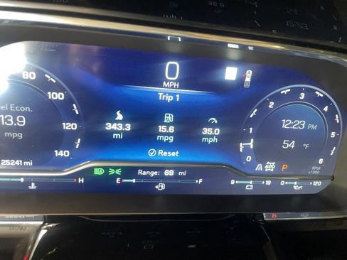 Used 2022 Chevrolet Silverado 1500 LT Trail Boss w/ Convenience Package II image 10