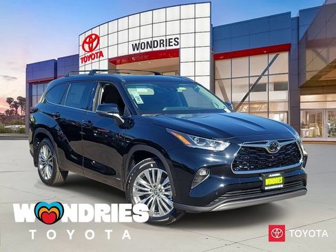 New 2026 Toyota Highlander Platinum AWD/4WD image 1
