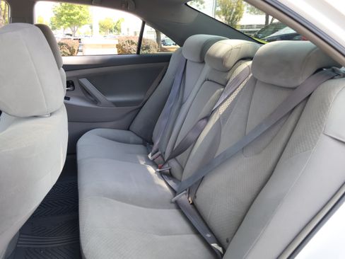 Used 2009 Toyota Camry LE FWD image 32