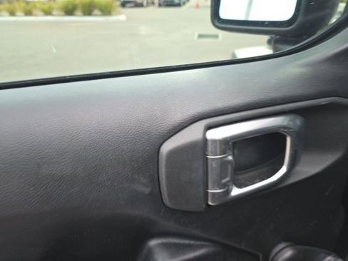 Used 2018 Jeep Wrangler Unlimited Sport image 11