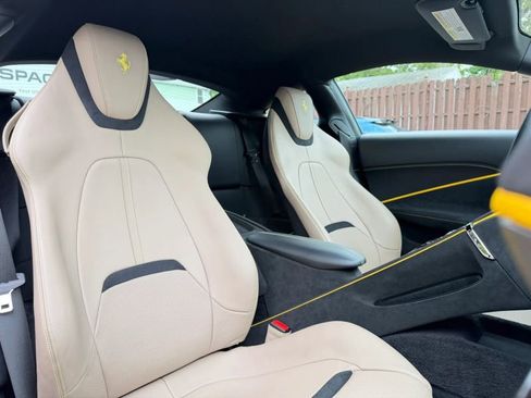 Used 2022 Ferrari Roma RWD image 27