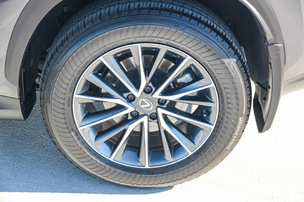 Certified 2025 Lexus NX 250 FWD w/ Premium Package image 12