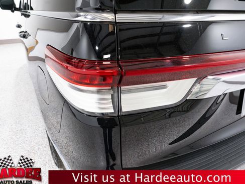 Used 2024 Lincoln Navigator Reserve w/ Equipment Group 201A image 9