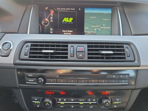 Used 2015 BMW 550i xDrive Sedan image 9