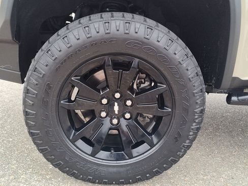 Used 2021 Chevrolet Colorado ZR2 w/ ZR2 Dusk Special Edition image 17