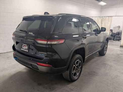 Used 2022 Jeep Grand Cherokee Trailhawk 4xe AWD/4WD image 7