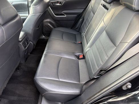 Used 2022 Toyota RAV4 XLE Premium image 21