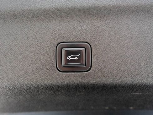 Used 2023 GMC Yukon AT4 w/ AT4 Premium Package image 39