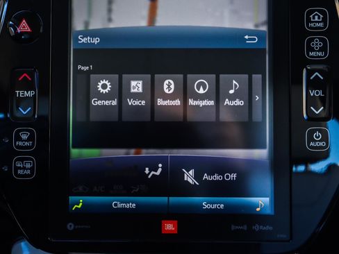 Used 2018 Toyota Prius Prime Premium image 9