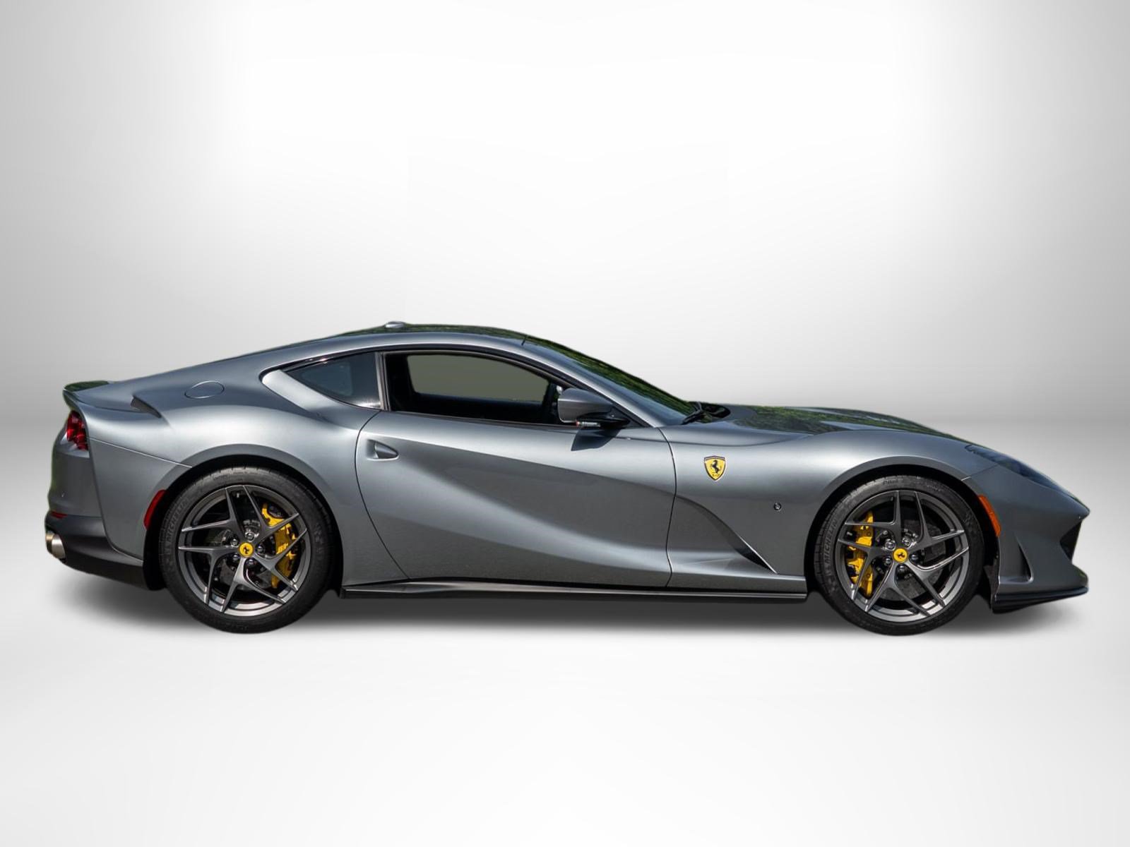 Used 2020 Ferrari 812 Superfast RWD image 6
