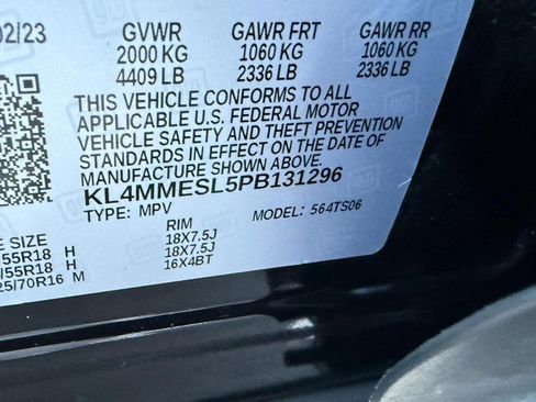 Used 2023 Buick Encore GX Select w/ Safety Package II image 25