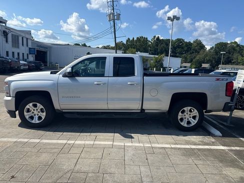 Used 2018 Chevrolet Silverado 1500 LT w/ All Star Edition AWD/4WD image 3