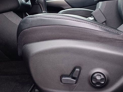 Used 2020 Jeep Cherokee Limited image 10