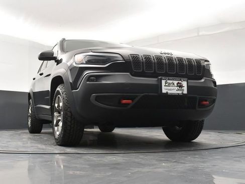 Used 2019 Jeep Cherokee Trailhawk w/ Cold Weather Group image 19