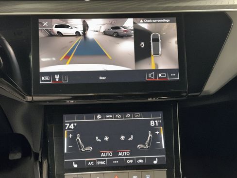 Used 2022 Audi e-tron Premium w/ Convenience Plus Package image 24