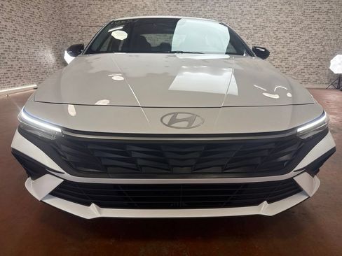 New 2026 Hyundai Elantra SEL Sport FWD image 2