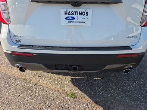 Certified 2023 Ford Explorer XLT w/ Equipment Group 202A AWD/4WD image 5