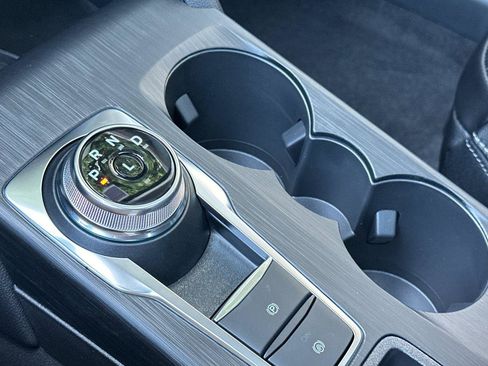 New 2025 Ford Escape SE w/ PHEV Premium Package image 19