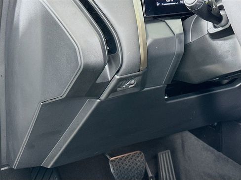 Used 2025 BMW X3 xDrive30i w/ Convenience Package AWD/4WD image 10