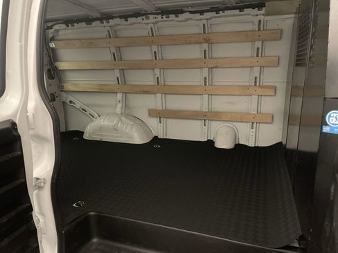 Used 2024 Chevrolet Express 2500 image 17