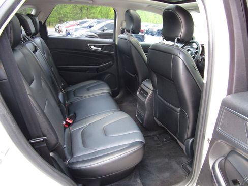 Used 2017 Ford Edge Titanium w/ Equipment Group 301A FWD image 26