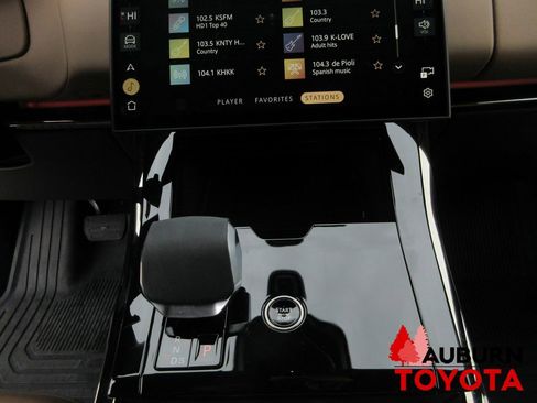 Used 2024 Land Rover Range Rover Sport SE image 20