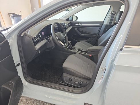 New 2027 Volkswagen Jetta SE FWD image 21