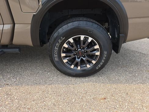 Used 2020 Nissan Titan PRO-4X w/ Pro-4x Utility Package AWD/4WD image 37