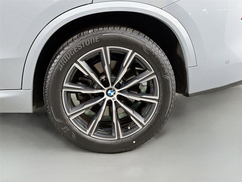 Used 2026 BMW X5 xDrive40i w/ M Sport Package AWD/4WD image 29