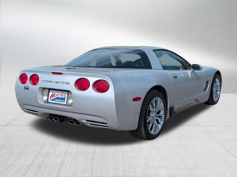 Used 2001 Chevrolet Corvette Coupe w/ Preferred Equipment Group2 RWD image 7