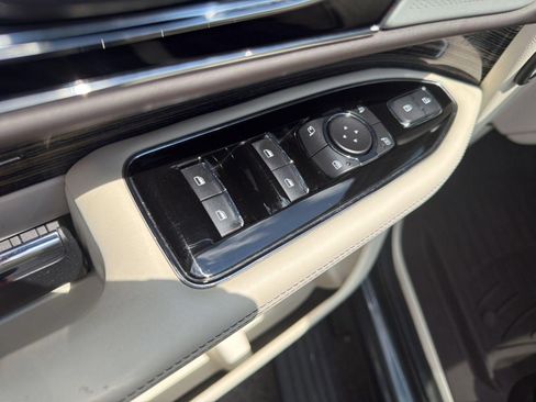 Used 2021 Lincoln Navigator Black Label w/ Cargo Convenience Package AWD/4WD image 15