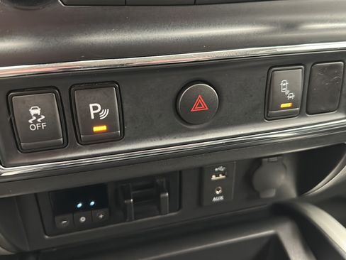 Used 2017 Nissan Titan PRO-4X AWD/4WD image 20