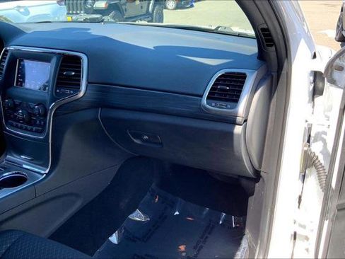 Certified 2021 Jeep Grand Cherokee Laredo AWD/4WD image 17
