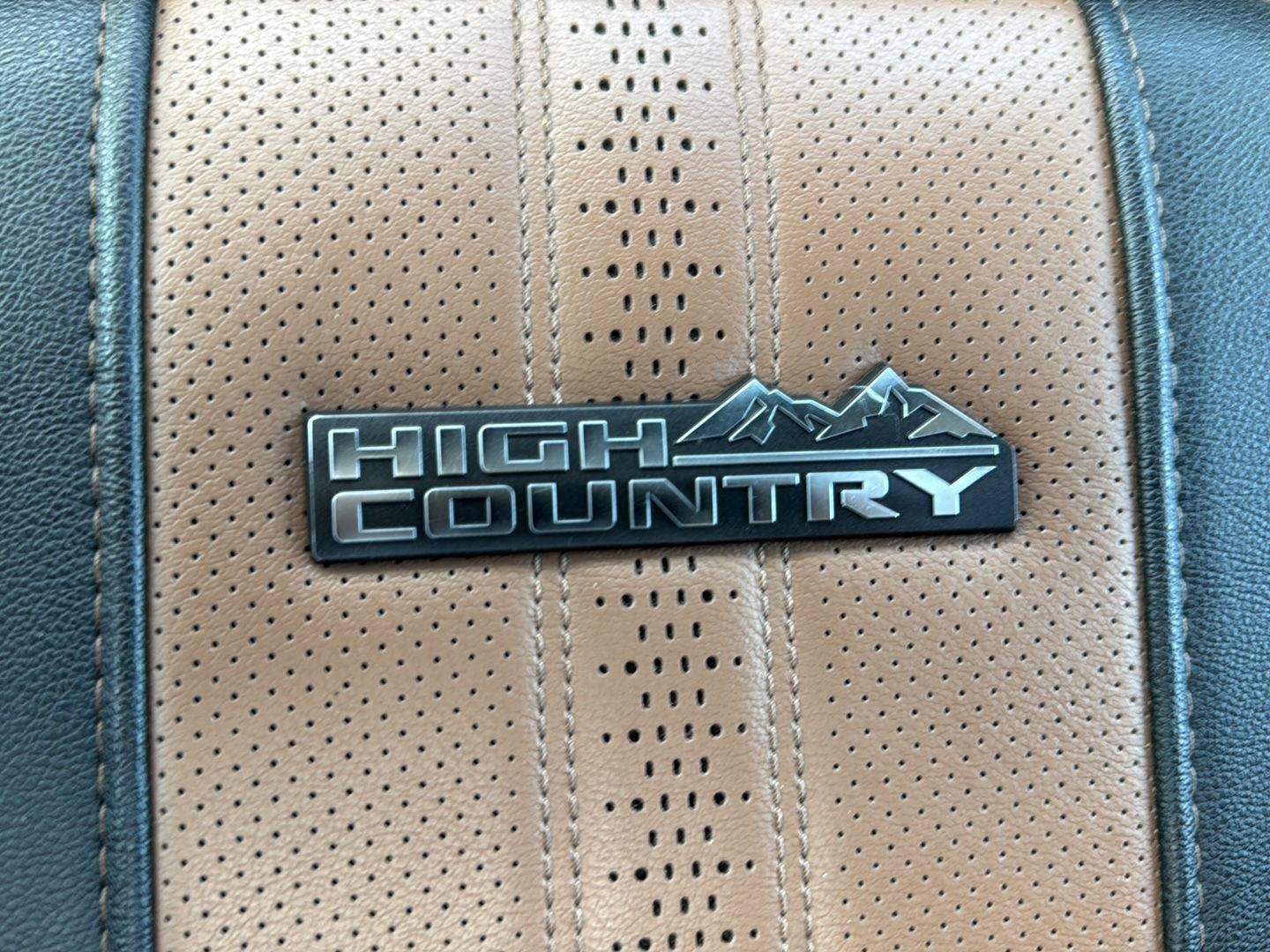 Used 2025 Chevrolet Silverado 3500 High Country w/ Technology Package AWD/4WD image 19
