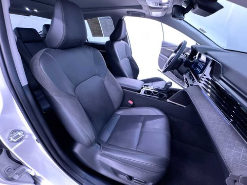 Used 2025 Toyota Camry XLE FWD image 34
