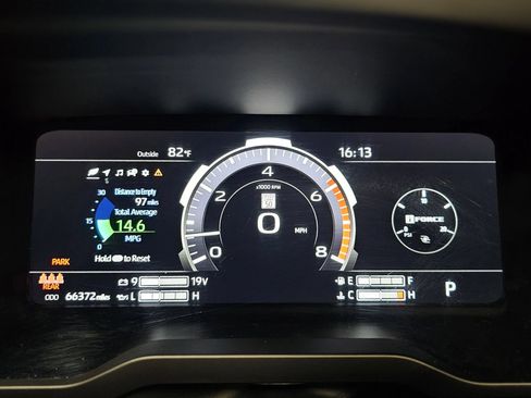 Used 2024 Toyota Tundra Platinum AWD/4WD image 15