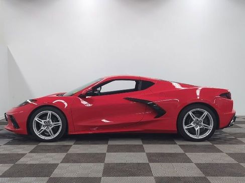 Used 2021 Chevrolet Corvette Stingray Coupe w/ Chrome Exterior Badge Package RWD image 4