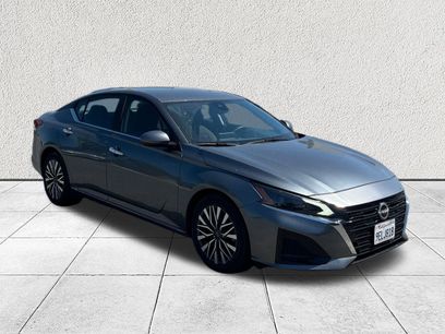 Used 2023 Nissan Altima 2.5 SV