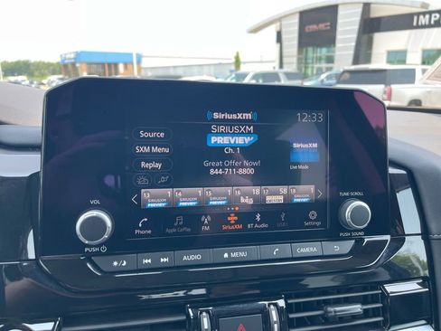 Used 2024 Nissan Pathfinder SV image 18