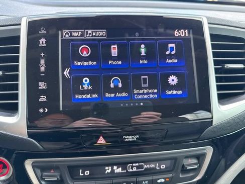 Used 2017 Honda Pilot Elite image 16