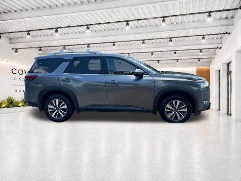 Used 2023 Nissan Pathfinder SL AWD/4WD image 13