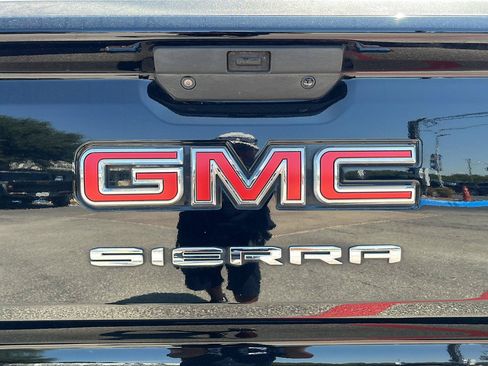 Used 2021 GMC Sierra 1500 Elevation RWD image 10