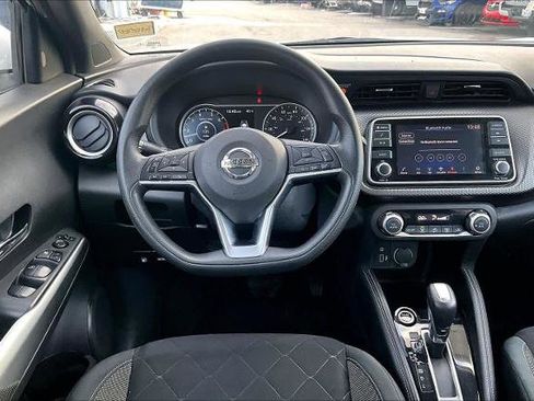 Certified 2020 Nissan Kicks SV image 6