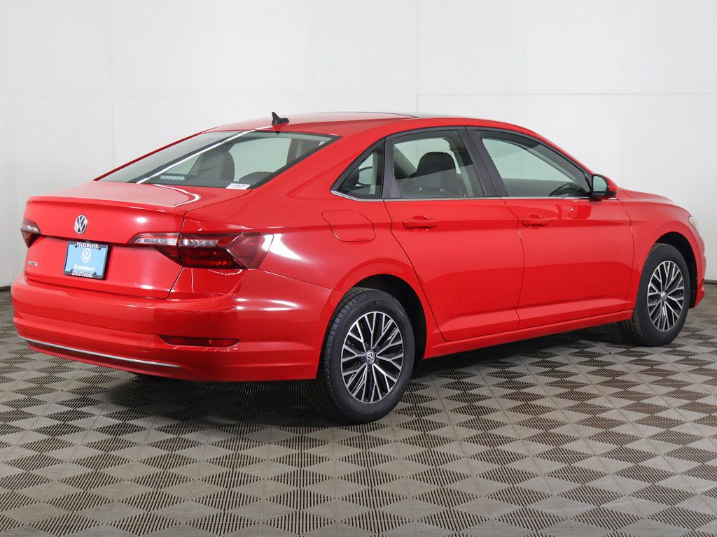 Used 2020 Volkswagen Jetta SE w/ SE Cold Weather Package FWD image 11