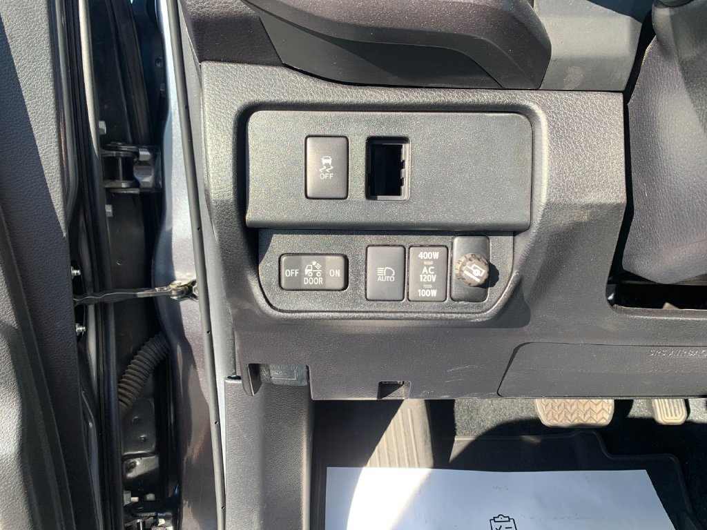 Used 2023 Toyota Tacoma TRD Off-Road AWD/4WD image 31
