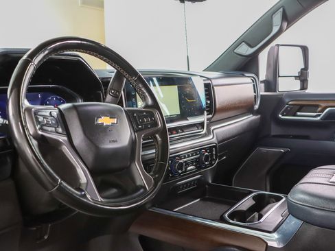 Used 2024 Chevrolet Silverado 3500 High Country w/ High Country Premium Package AWD/4WD image 27