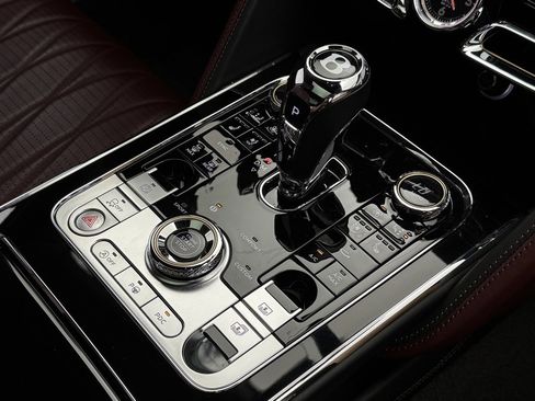 Used 2020 Bentley Flying Spur W12 image 47