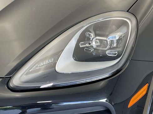 Used 2023 Porsche Cayenne Platinum Edition image 15