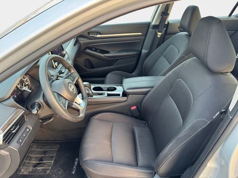 Used 2023 Nissan Altima 2.5 SV image 12