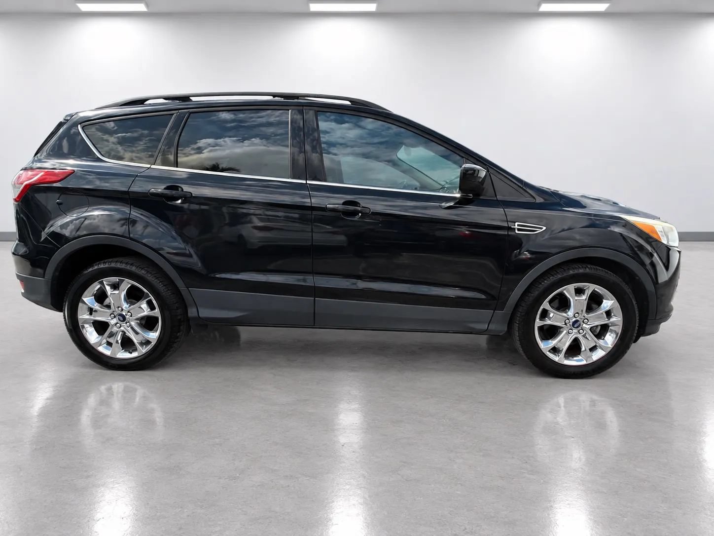 Used 2014 Ford Escape SE w/ Equipment Group 201A FWD image 4
